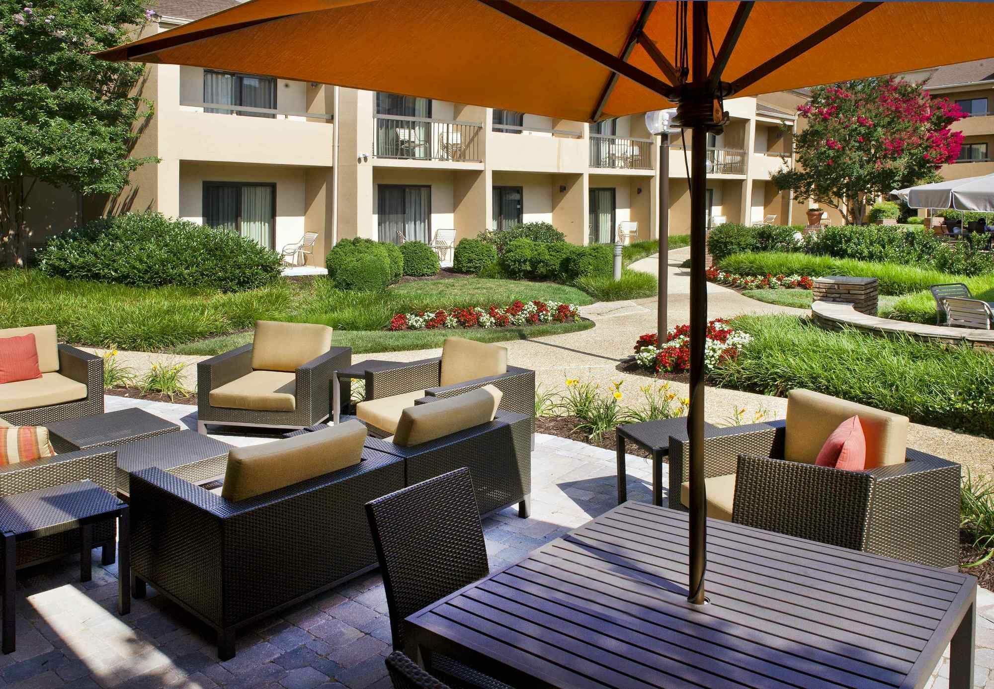 Courtyard By Marriott New Carrollton Ландовер Экстерьер фото